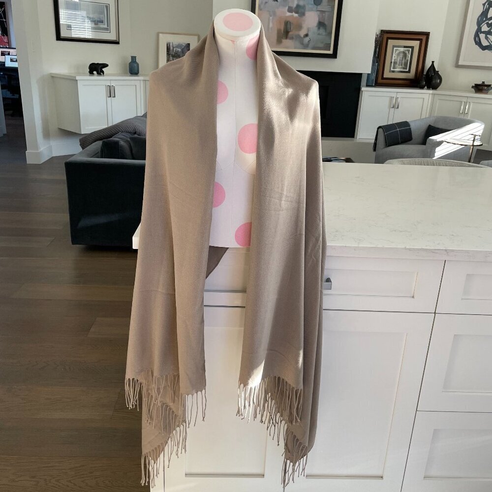 Fattorseta Italian Made Poly Viscose Blend Fringed Pashmina Wrap/Scarf Tan Sz OS
